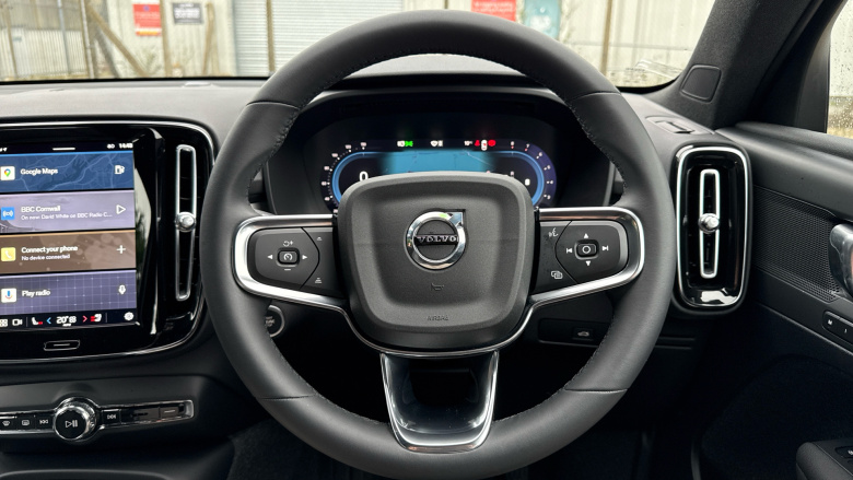 Volvo XC40 2.0 B4P Plus Dark 5dr Auto Petrol Estate